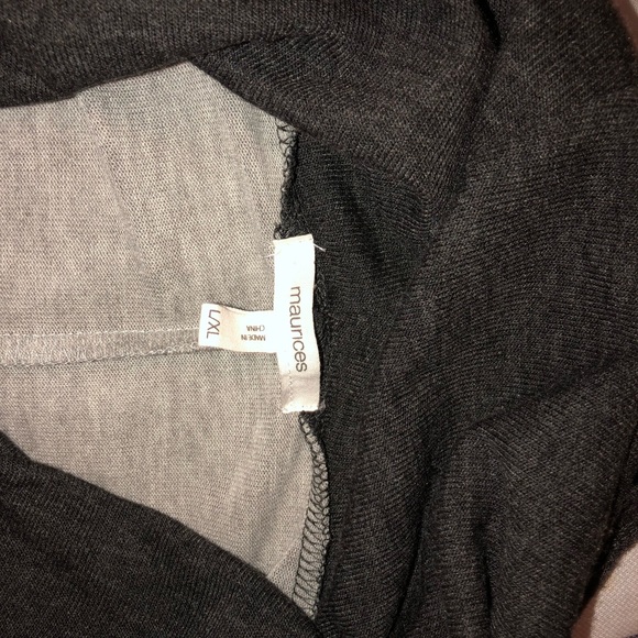 Maurice’s Sweater/Shawl - Picture 2 of 2